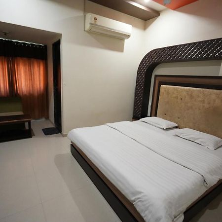 Hotel Ravi Residency Nadiād Eksteriør billede