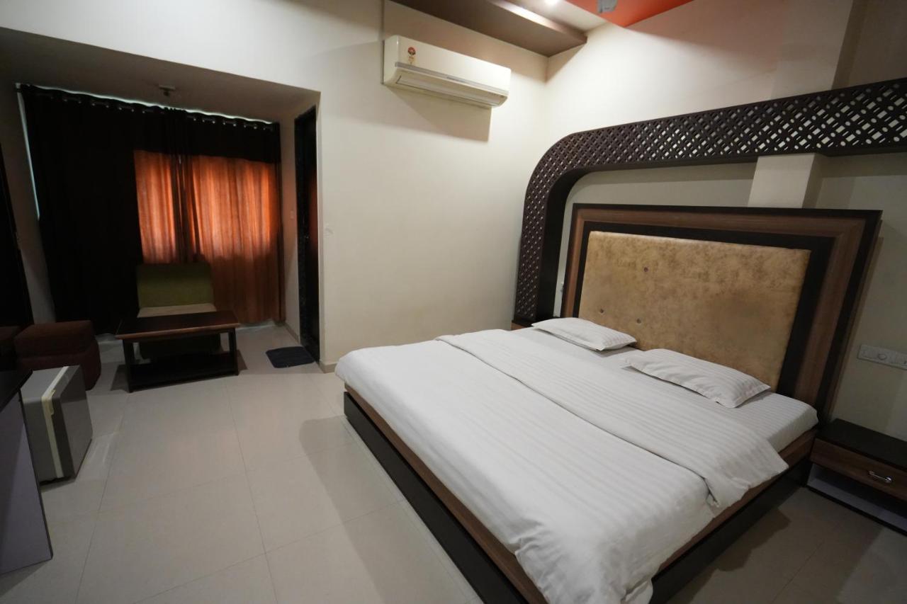 Hotel Ravi Residency Nadiād Eksteriør billede